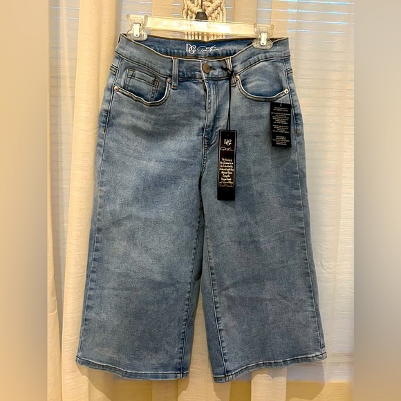 NWT DG2 Diane Gilman Stretch Bermuda JEAN Denim Chambray BLUE Shorts sz 10 - Picture 1 of 8